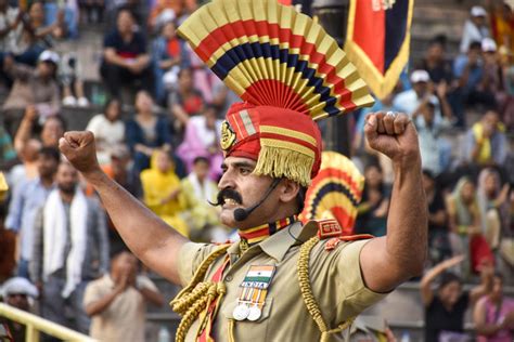 Retreat ceremony resumes at Attari