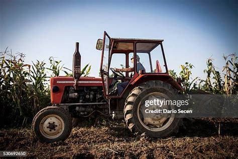 Tractor Side View 的图像结果