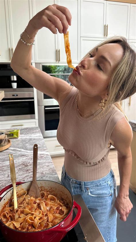 ジャーダ・デ・ラウレンティスさんのインスタグラム動画 - (ジャーダ・デ・ラウレンティスInstagram)「It’s Sunday ...