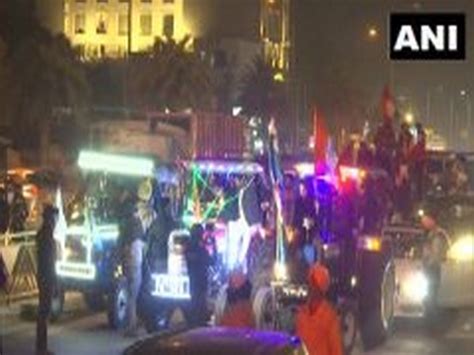 NSUI holds tractor rally in Amritsar in support of protesting farmers