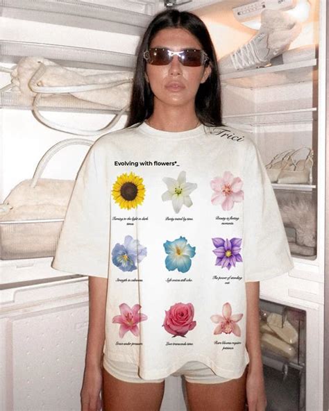 CAPSULE BLACKOUT – Trici