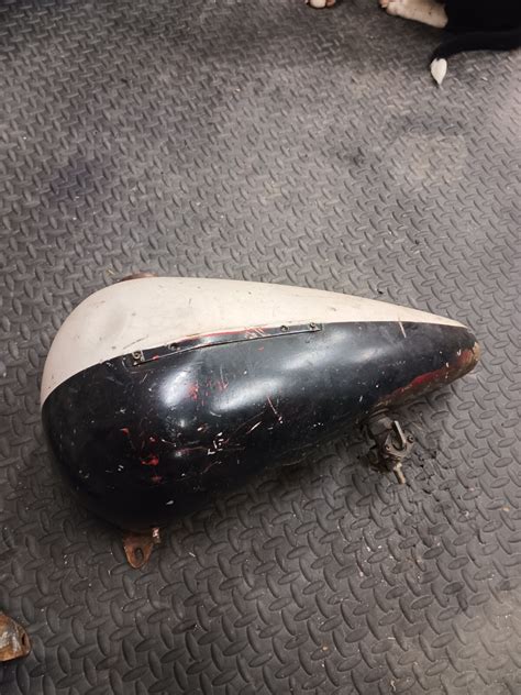 1966-1972 Harley Shovelhead FLH Stock 5-Gallon Gas Tanks | Black | Front