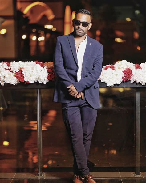 धर्मेश खुद को बहुत लक्की बताते हैं। उनको मुंबई आने के बाद शानदार मूवी ...