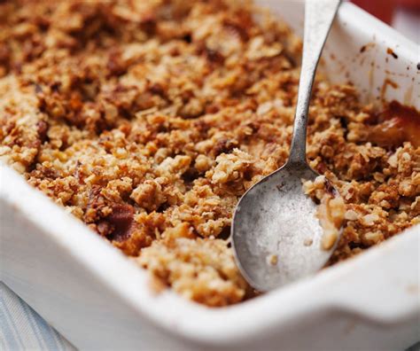 Simple And Delicious Apple Crumble – 12 Tomatoes