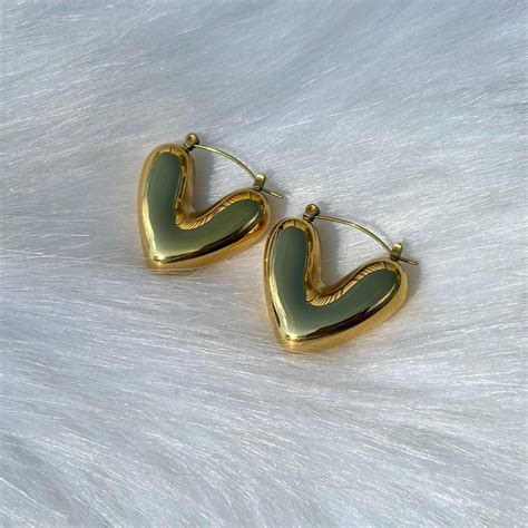 Heart Luxury Hoops 18K || Anti Tarnish || Waterproof – YUGOSMILE