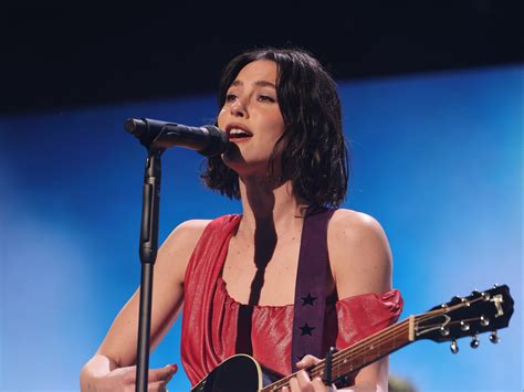 Gracie Abrams Defends Dora Jar as Tour Opener Amid Petition Backlash