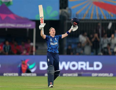 Knight scripts redemption story in her "rubbish" year