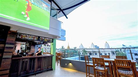 NED KELLY HOTEL & IRISH PUB (Mandalay) - Specialty Inn Reviews & Photos ...