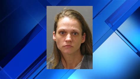 Police: Woman admits to blacking out on heroin with child in car