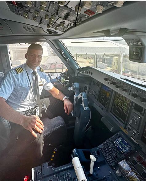 UPS Pilot Job: How to Become a UPS Pilot - #1 Ultimate Guide