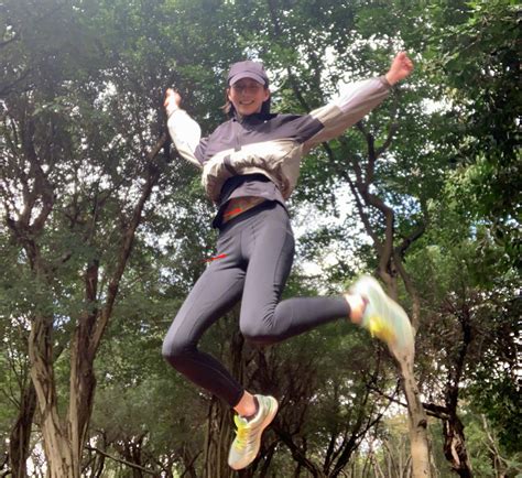 38-year-old Zhang Juning takes photos of running without makeup, dissatisfied with tights with ...