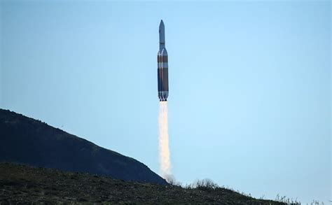 In memo, Air Force secretary slams Space Development Agency as not ...