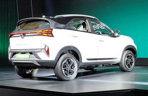 Tata Motors reveals Nexon.ev facelift | Autocar Professional