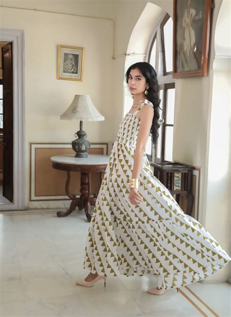 Shoulder Knot & Smocked Triangle Print Tier Maxi Dress – Moonstruck