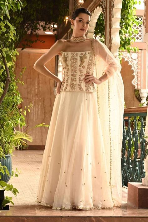 Luxury Women's Fashion | Designer Party Dresses – Sunanta Madaan Couture