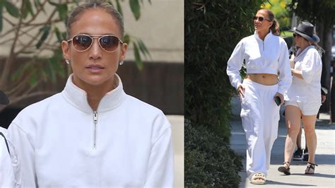 JLo y su look: sale de compras en pantuflas Gucci por Los Ángeles ...