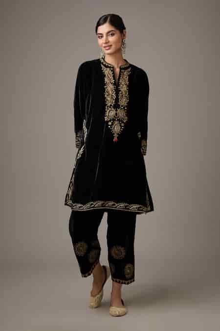 Buy Black Velvet Embroidery Aari Notched Crest Bloom Kurta With ...