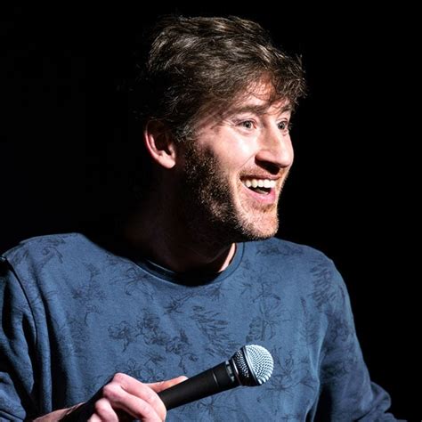 Romuald Maufras dans Quelqu’un de bien au Théâtre BO Saint-Martin ...