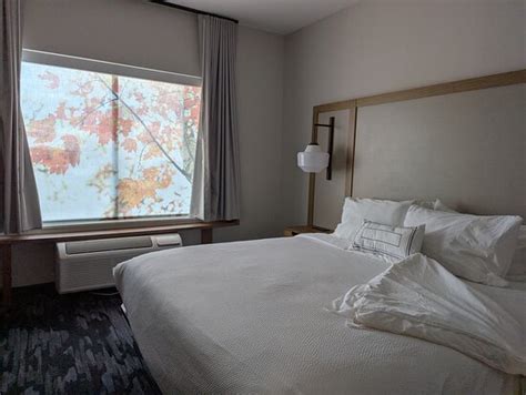 FAIRFIELD INN & SUITES SHAWNEE - Hotel Reviews, Photos, Rate Comparison ...