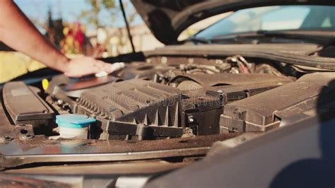 How to Clean Engine Compartment 的图像结果