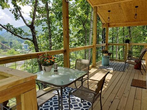 DEVIL'S BACKBONE ADVENTURE RESORT (Matewan) - Campground Reviews ...
