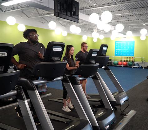 Blink Fitness gym opens in Redford Township