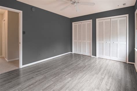 Best Wall Colors for Gray Floors: 8 Best Color Suggestions with Images
