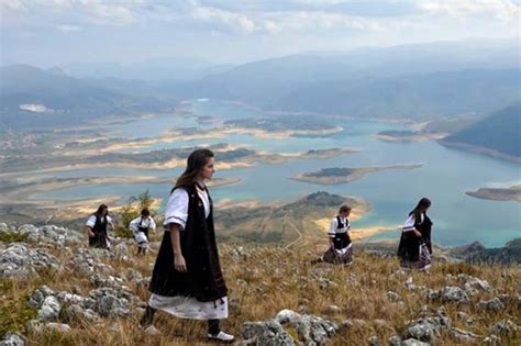 To je moja Hercegovina: Di se kava peče, a kruv kuva, di se noge čuju ...