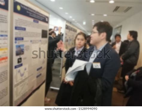 Poster Session Conference 的图像结果