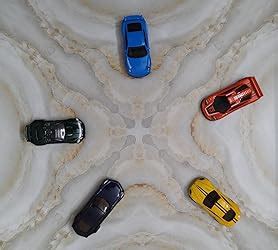 Hot Wheels 5 Car Gift Pack, Metal Cars (Styles May Vary) Multicolor, 3 ...