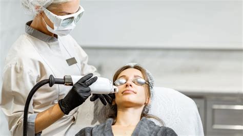 Dermaheal | Best Skin & Hair Clinic in Dwarka | Botox, PRP, Laser & More