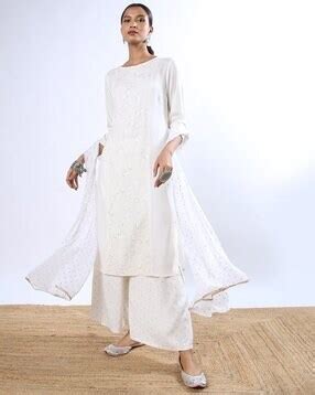 Buy Green Kurta Suit Sets for Women by Svrnaa Online | Ajio.com