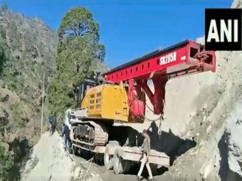 Silkyara tunnel collapse: Brief setback to rescue operations as narrow ...