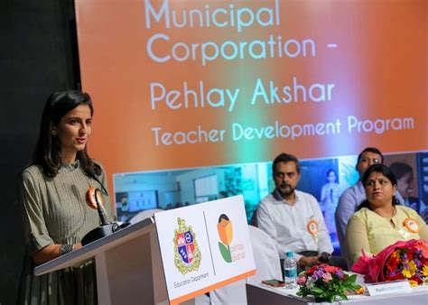 A story a day seems a creative approach to teach and learn English. Do ...