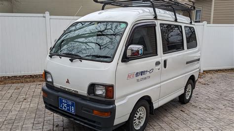 Mitsubishi Minicab Market - CLASSIC.COM