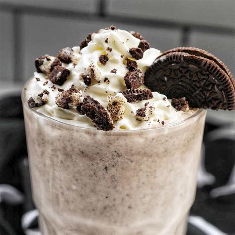 Cookies and Cream Milkshake: Easy 3-Ingredient Recipe - Urban Bliss Life