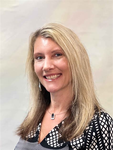 Michele Andrews