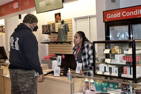Connecticut dispensaries make their first recreational marijuana sales ...