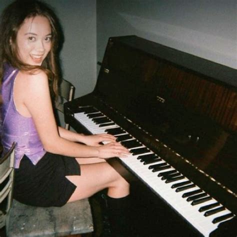 Laufey Silly Picture