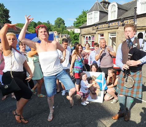 PHOTOS: Queen leads Murray plaudits after historic triumph - Rediff Sports