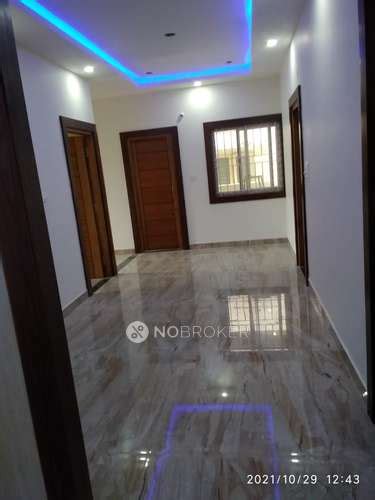 Varahi nivasa Jayanagar 4th block bus station, 30th Cross Road, 4th T ...