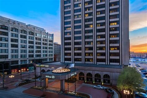 HILTON INDIANAPOLIS HOTEL & SUITES - Hotel Reviews, Photos, Rate ...