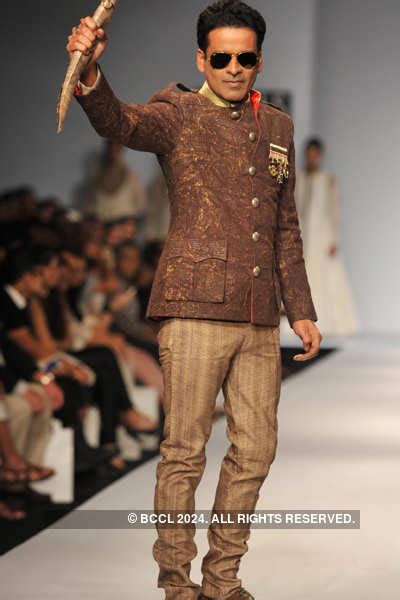 Nethra Raghuraman showcases a creation by designer Samant Chauhan on ...