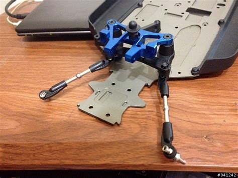 [開箱組裝]遲來的新年禮物!!擁有冠軍血統的Team Associated RC8.2E FT版!! - Mobile01