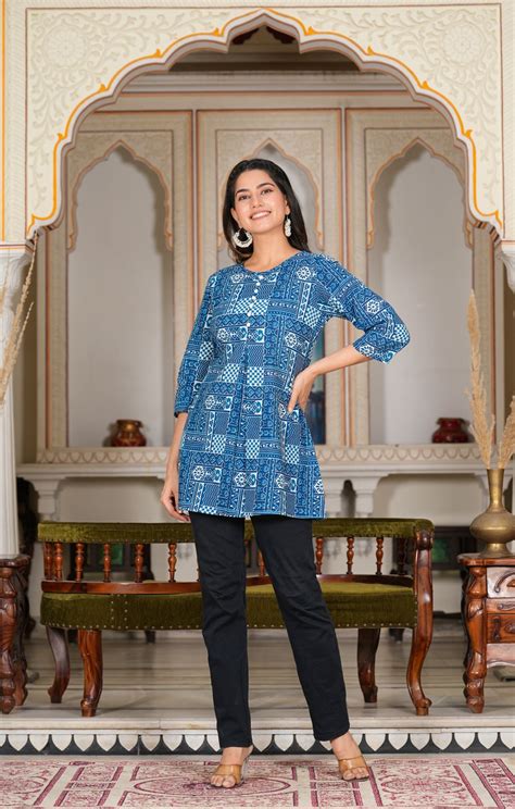 Yash Gallery Women's Geometric Printed Short Kurti