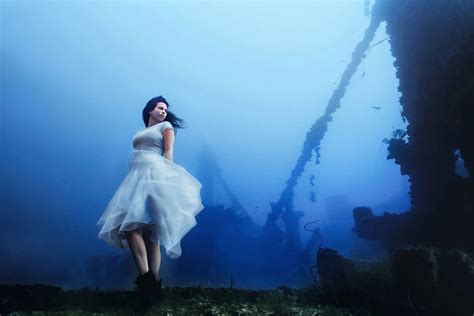 Here Are Some Stunning Pics From The Deepest Underwater Photography ...