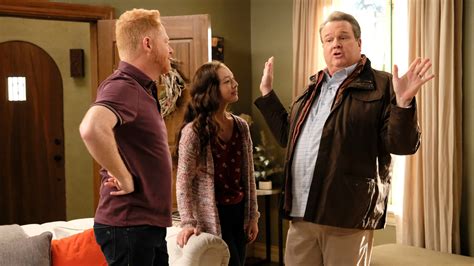 Watch Modern Family Season 4 Streaming Online | Peacock