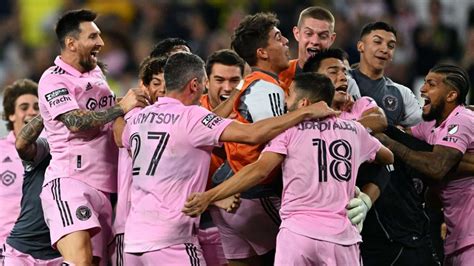 What a photo! Lionel Messi, David Beckham, Sergio Busquets and Jordi ...