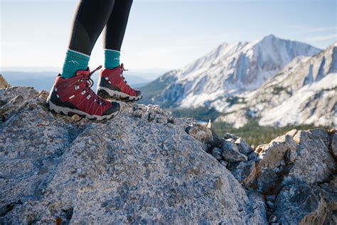 HIKING CLOTHES | APPAREL ATHLEISURE| Hiking Essentials