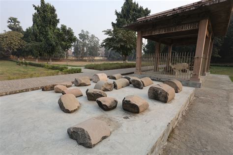 https://images.indianexpress.com/2024/12/pillar.of-Kumhrar-Excavation-02.jpg